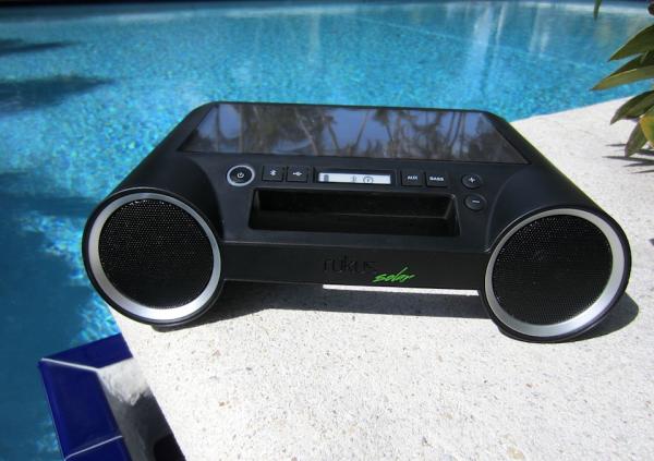 Solar-powered Bluetooth speaker with built-in solar panel